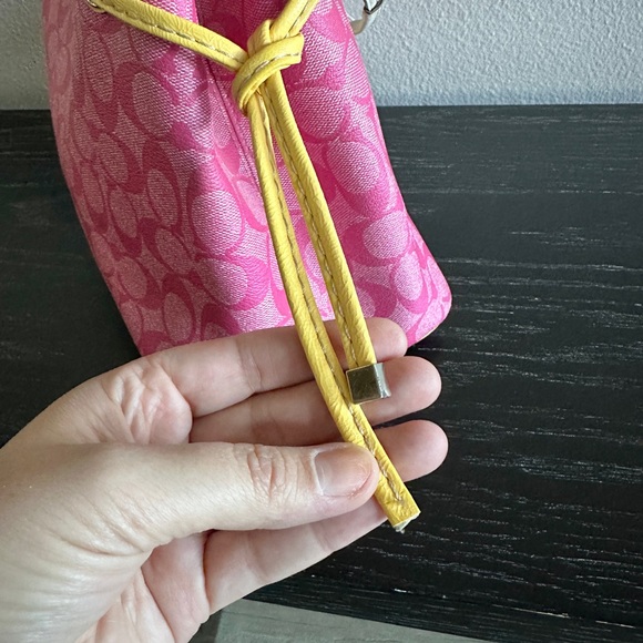 Coach Signature 'C' Legacy Striped Tote Bag Satchell Pink and Yellow - Picture 16 of 16